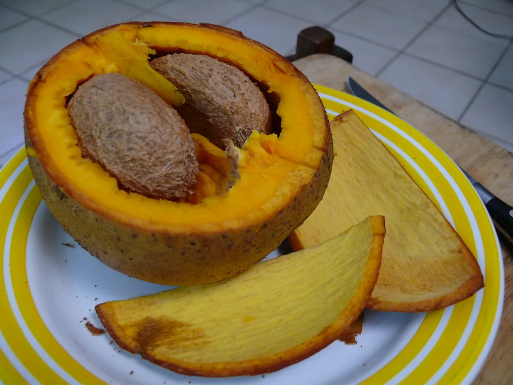 Mammee apple, photo 2