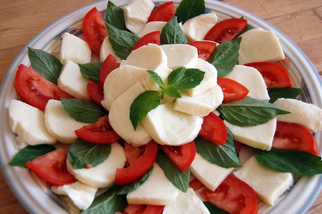 Tomato, photo 3