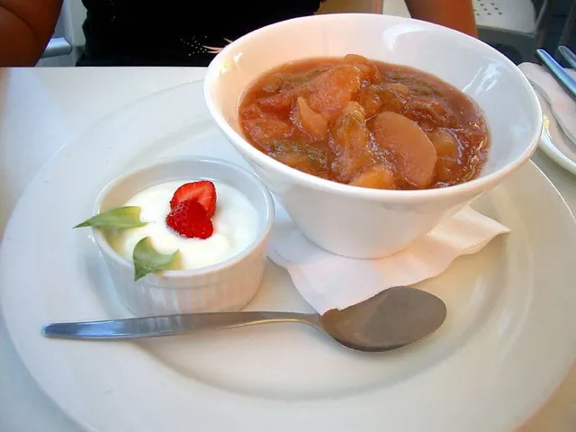 Rhubarb, photo 2